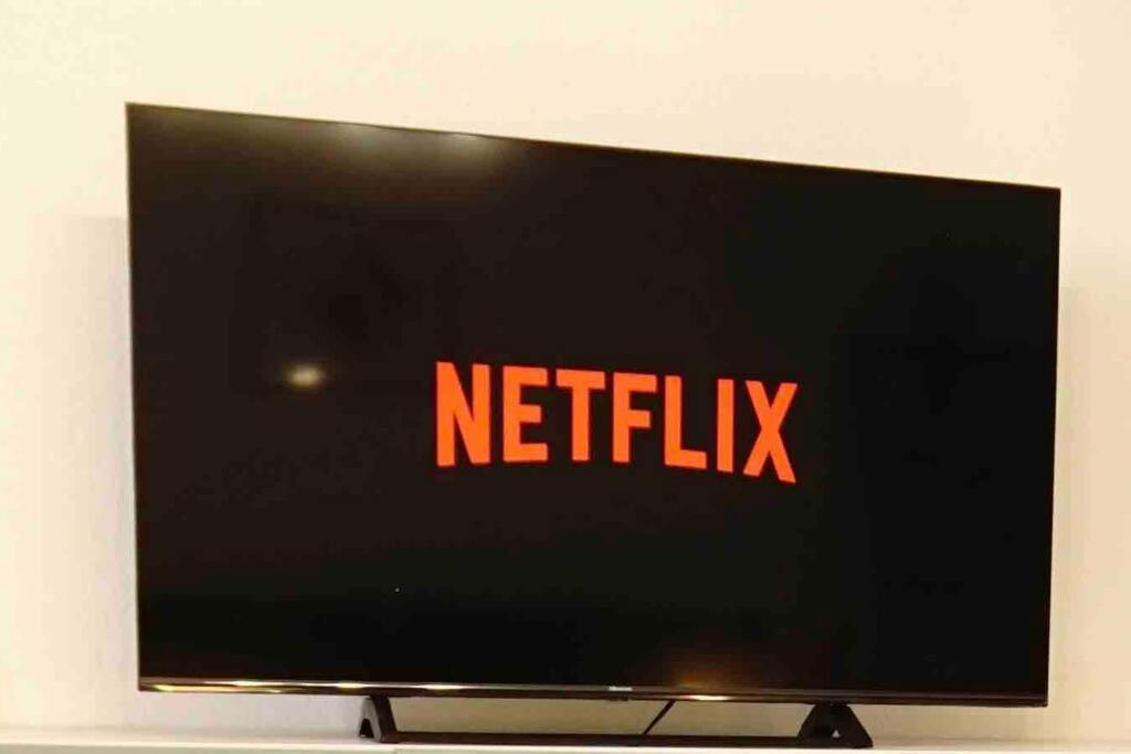 Super Lage Modern Boxspringbett *Netflix* Wlan* Apartment Chemnitz Bagian luar foto